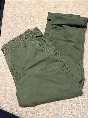 Old Navy Women's Olive Green Cropped Pants